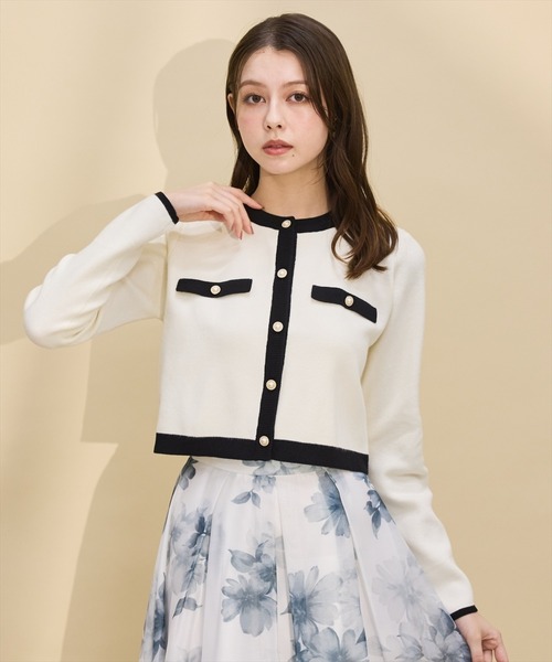 SWINGLE（スウィングル）の「パールボタンクルーネックニットカーディガン（カーディガン/ボレロ・レディース・オフホワイト/レッド/ブラック/ライトグレー・FREE）」の15枚目の写真