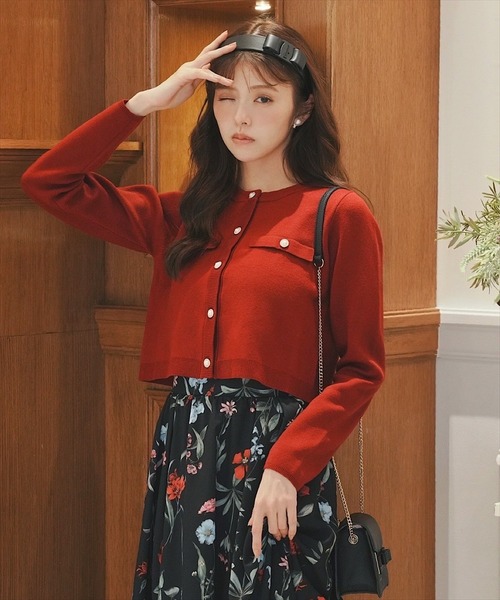 SWINGLE（スウィングル）の「パールボタンクルーネックニットカーディガン（カーディガン/ボレロ・レディース・オフホワイト/レッド/ブラック/ライトグレー・FREE）」の18枚目の写真