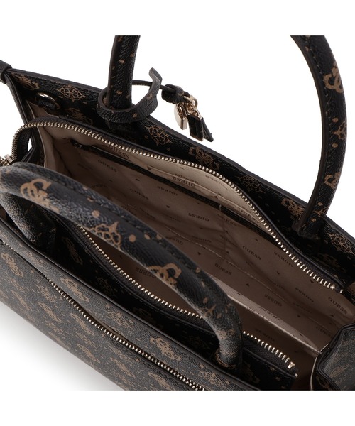 Guess（ゲス）の「SILIA 2 Compartment Tote トートバッグ（トートバッグ・レディース・ライトブラウン/ホワイト・ONE SIZE）」の15枚目の写真