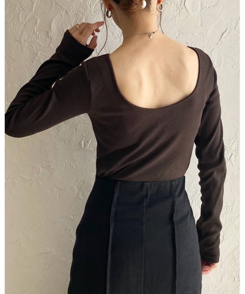 She's Closet（シーズクローゼット）の「長袖ボートネックカップ付きバックオープンカットソーリブトップス（Tシャツ/カットソー・レディース・チャコール/ブラウン/ブラック/アイボリー・FREE）」の8枚目の写真