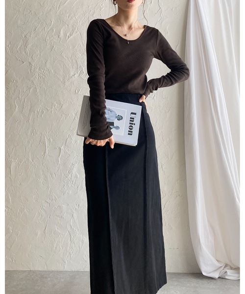 She's Closet（シーズクローゼット）の「長袖ボートネックカップ付きバックオープンカットソーリブトップス（Tシャツ/カットソー・レディース・チャコール/ブラウン/ブラック/アイボリー・FREE）」の13枚目の写真