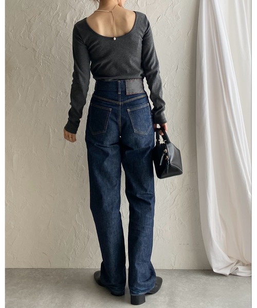 She's Closet（シーズクローゼット）の「長袖ボートネックカップ付きバックオープンカットソーリブトップス（Tシャツ/カットソー・レディース・チャコール/ブラウン/ブラック/アイボリー・FREE）」の18枚目の写真
