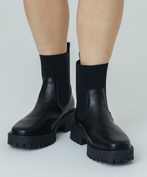 STRETCH CHELSEA BOOTS