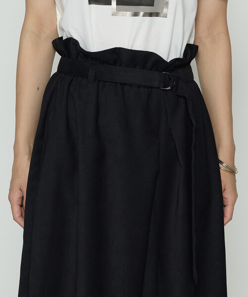 Gabardine K.T（ギャバジンケーティー）の「ポリスエード ラップ風スカート（スカート・レディース・キナリ/カーキ/ブラック・9号/7号）」の16枚目の写真