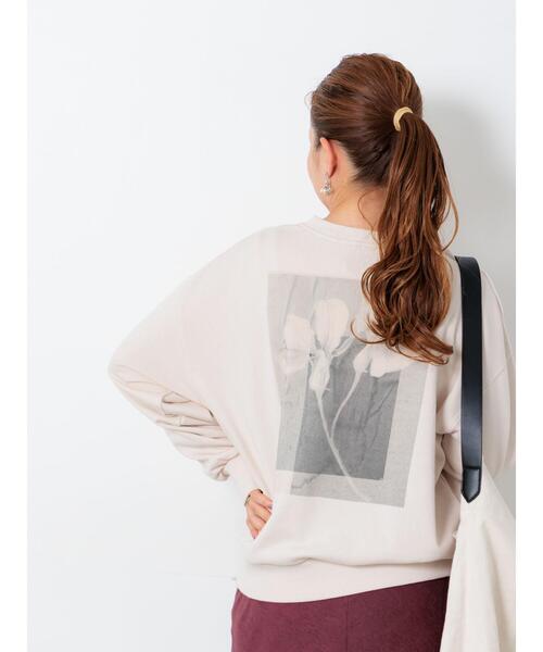 Lugnoncure(ルノンキュール)の「フラワープリントスウェットプルオーバー(その他トップス・レディース・グレー/パープル/ベージュ・F)」の2枚目の写真