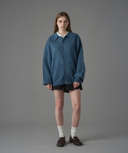 ONCILY(オンシェリー)の「RHINESTONE KNIT POLO CARDIGAN / ラインストーンニットポロカーディガン(カーディガン/ボレロ・メンズ・チャコールグレー/ブルー・SMALL/MEDIUM/LARGE)」の6枚目の写真