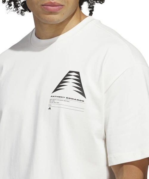 adidas(アディダス)の「adidas ANTHONY EDWARDS GFX SCHEMATIC TEE(アディダス アンソニー・エドワーズ GFX スキーマティック Tシャツ)(Tシャツ/カットソー・メンズ・ホワイト系/ブルー系・MEDIUM/LARGE/X-LARGE)」の4枚目の写真