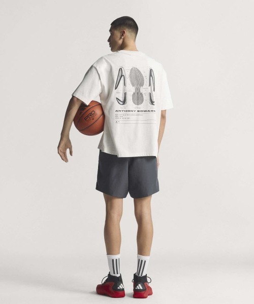 adidas(アディダス)の「adidas ANTHONY EDWARDS GFX SCHEMATIC TEE(アディダス アンソニー・エドワーズ GFX スキーマティック Tシャツ)(Tシャツ/カットソー・メンズ・ホワイト系/ブルー系・MEDIUM/LARGE/X-LARGE)」の13枚目の写真