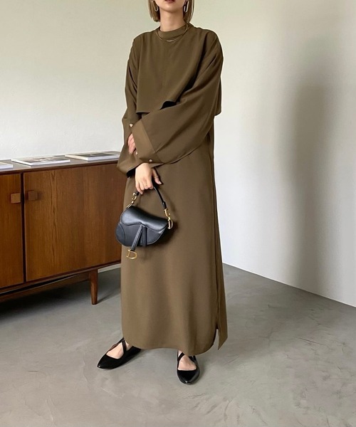 CFT.（シフト）の「ショートライニングサテン2wayブラウス（シャツ/ブラウス・レディース・グレイッシュベージュ・M）」の3枚目の写真