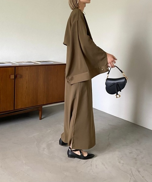 CFT.（シフト）の「ショートライニングサテン2wayブラウス（シャツ/ブラウス・レディース・グレイッシュベージュ・M）」の8枚目の写真