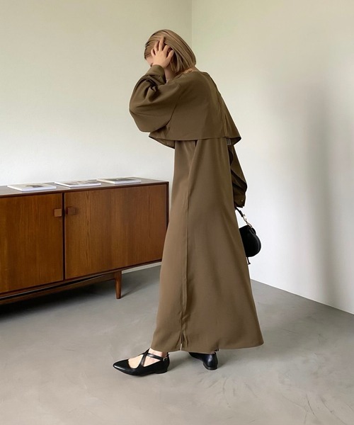 CFT.（シフト）の「ショートライニングサテン2wayブラウス（シャツ/ブラウス・レディース・グレイッシュベージュ・M）」の11枚目の写真