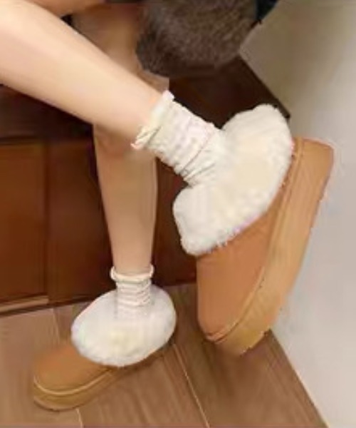 ampm(エーエムピーエム)の「ボリュームファームートンフラットシューズ(ブーツ・レディース・ブラック/ブラウン・40/38/39/37)」の13枚目の写真