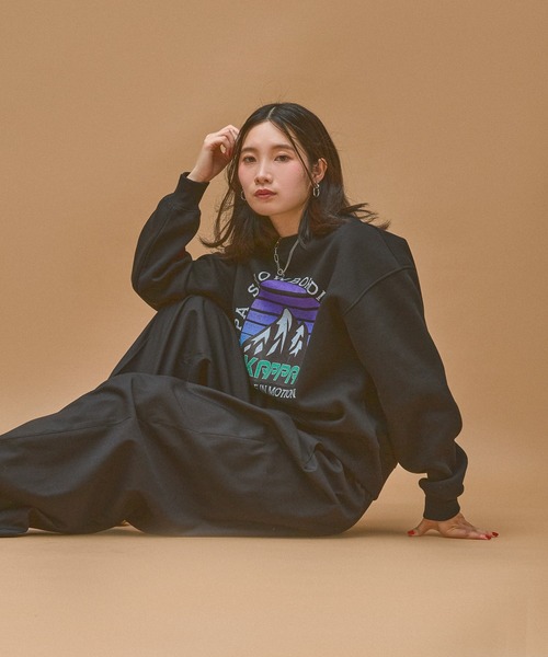 Kappa(カッパ)の「≪Kappa×and ST ウェルネスクラブ≫Mountainデザインスウェット (ユニセックス)(スウェット・レディース・ブラック/グレー・SMALL/MEDIUM/LARGE)」の14枚目の写真