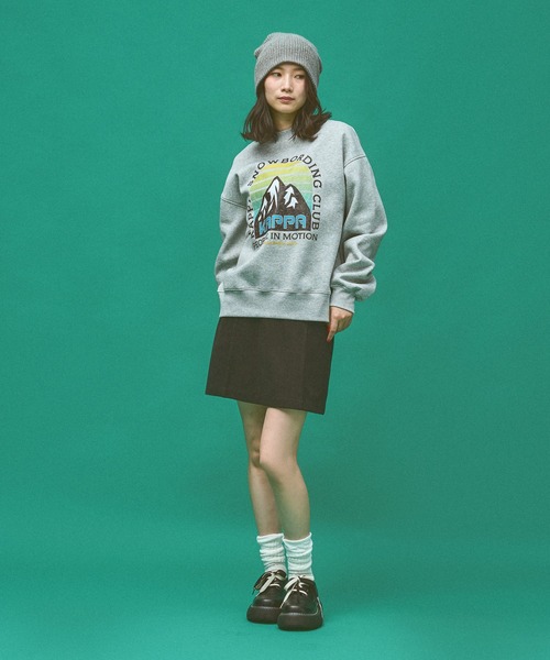 Kappa(カッパ)の「≪Kappa×and ST ウェルネスクラブ≫Mountainデザインスウェット (ユニセックス)(スウェット・レディース・ブラック/グレー・SMALL/MEDIUM/LARGE)」の7枚目の写真