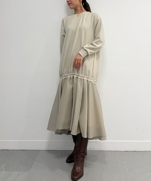 ADORE(アドーア)の「◆パウダリーダンボールワンピース(ワンピース・レディース・グレー/ブラック/ベージュ・38)」の4枚目の写真