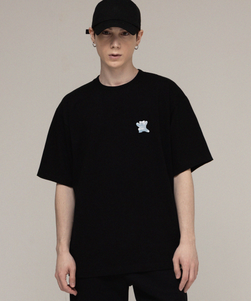 GRAVER（グレーバー）の「[ユニセックス]スモール クラウド ベアスマイル 半袖Tシャツ_ブラック（Tシャツ/カットソー・レディース・ブラック・SMALL/MEDIUM/LARGE）」の3枚目の写真