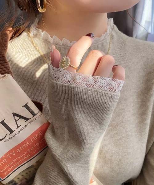 yuue' ( wear )（ユーイ）の「レースフリルドッキングハイネックリブニットトップス（ニット/セーター・レディース・ベージュ/グレー/アイボリー/ブラック・FREE）」の15枚目の写真