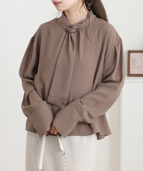 A.N.L(エーエヌエル レーベル)の「A.N.L ボウタイブラウス 長袖(シャツ/ブラウス・レディース・テラコッタ/ブラック/ブラウン・38)」の3枚目の写真