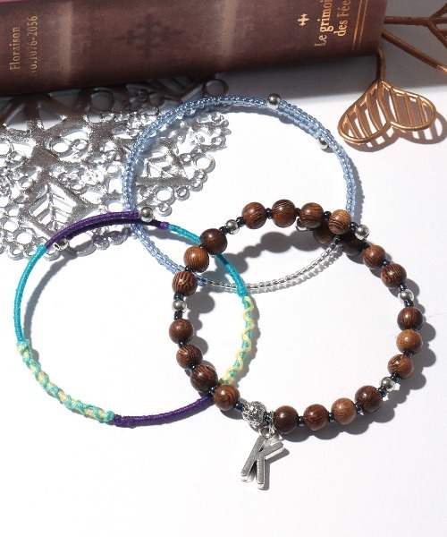 チチカカ(チチカカ)の「イニシャルビーズブレスレット(ブレスレット・レディース・その他4/その他1/その他2/その他3/その他5・FREE)」の1枚目の写真