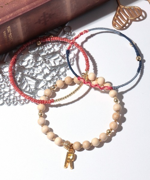 チチカカ(チチカカ)の「イニシャルビーズブレスレット(ブレスレット・レディース・その他4/その他1/その他2/その他3/その他5・FREE)」の3枚目の写真