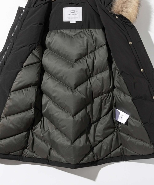 WOOLRICH(ウールリッチ)の「WOOLRICH LUXURY ARCTIC RACCOON PARKA ウールリッチ ラクジュアリー アークティックパーカ ラクーンファー ダウンンジャケット(ダウンジャケット/コート・レディース・ブラック/ネイビー・LARGE/MEDIUM/SMALL)」の13枚目の写真