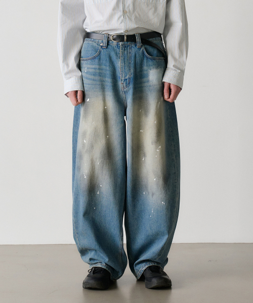 NOUN(ノウン)の「wide curved denim pants (painting blue)(デニムパンツ・メンズ・その他・1/2/0)」の1枚目の写真