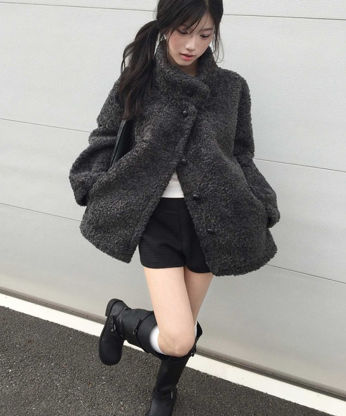 LAFFMO(ラフモ)の「ボアスタンドカラー裏起毛ミドルコート(その他アウター・レディース・ダークグレー/ベージュ・F)」の4枚目の写真