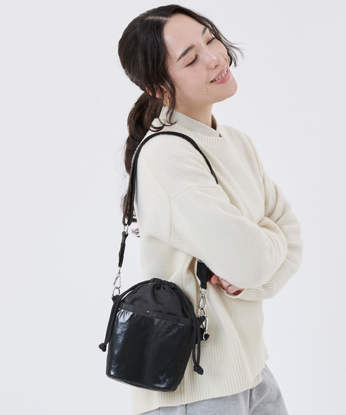 SM DRAWSTRING BUCKET ブラックシャイン/ブラック