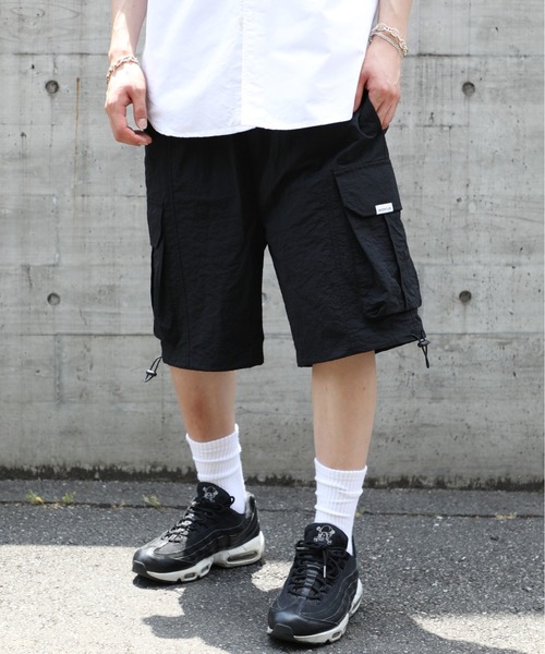 MAISON CLUB(メゾンクラブ)の「【MAISON CLUB】新素材追加!ワイドカーゴハーフパンツ ショートパンツ ナイロンショーツ / スウェットショーツ(カーゴパンツ・メンズ・ブラック/ブラック系その他2/アイボリー/カーキ/ネイビー系2/グレー系その他2/ネイビー・L/M)」の17枚目の写真
