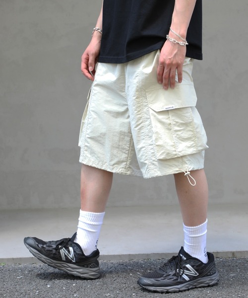 MAISON CLUB(メゾンクラブ)の「【MAISON CLUB】新素材追加!ワイドカーゴハーフパンツ ショートパンツ ナイロンショーツ / スウェットショーツ(カーゴパンツ・メンズ・ブラック/ブラック系その他2/アイボリー/カーキ/ネイビー系2/グレー系その他2/ネイビー・L/M)」の14枚目の写真