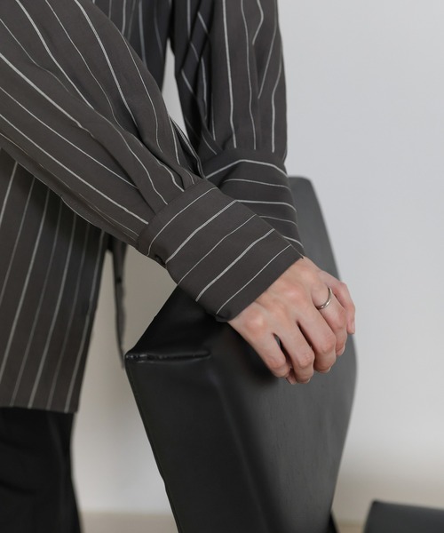 select MOCA（セレクトモカ）の「ダブルラインストライプシャツ（シャツ/ブラウス・レディース・チャコールグレー/アイボリー/ライトブルー・FREE）」の10枚目の写真