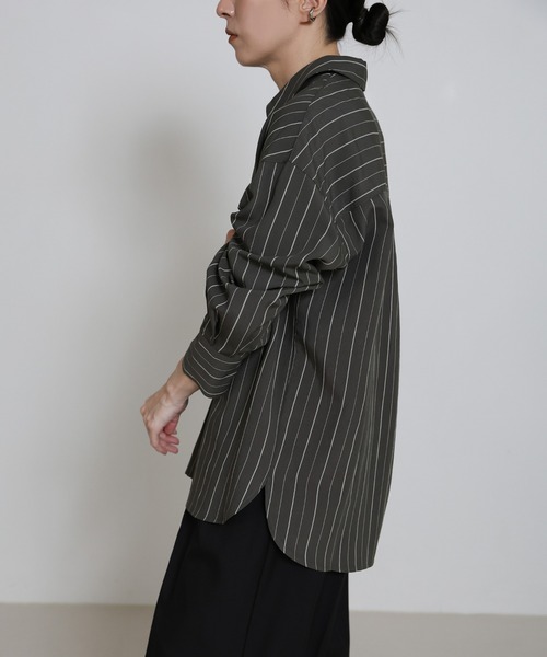 select MOCA（セレクトモカ）の「ダブルラインストライプシャツ（シャツ/ブラウス・レディース・チャコールグレー/アイボリー/ライトブルー・FREE）」の8枚目の写真