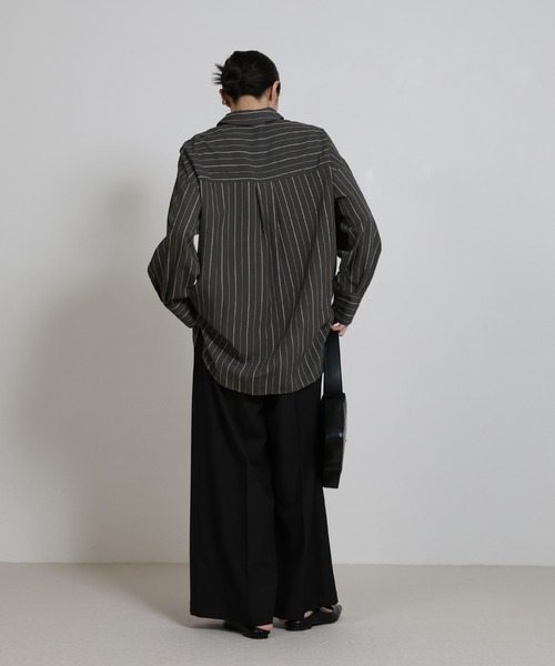 select MOCA（セレクトモカ）の「ダブルラインストライプシャツ（シャツ/ブラウス・レディース・チャコールグレー/アイボリー/ライトブルー・FREE）」の9枚目の写真