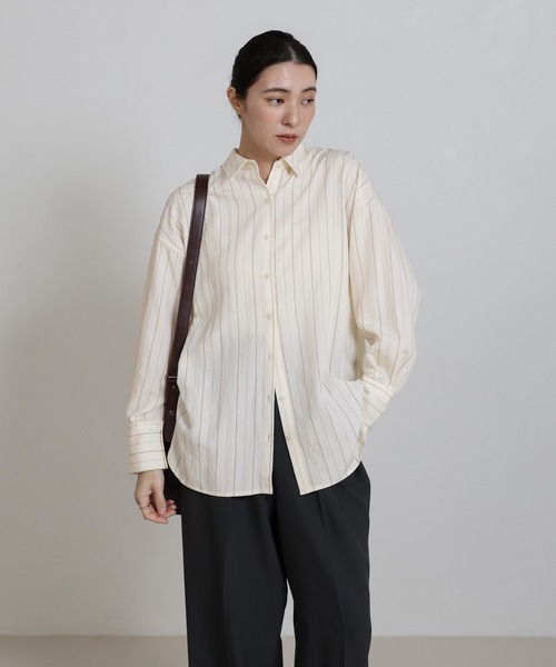 select MOCA（セレクトモカ）の「ダブルラインストライプシャツ（シャツ/ブラウス・レディース・チャコールグレー/アイボリー/ライトブルー・FREE）」の12枚目の写真