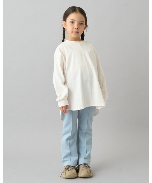 b・ROOM（ビールーム）の「【デイリースタンダードウェアシリーズ】ゆるっとオーバーサイズのシンプル長袖Tシャツ（Tシャツ/カットソー・キッズ・マスタード/グリーン系その他/アイボリー/トップグレー/ブルー系その他/ライラック/ブラック/ブルーグレー・130cm/140cm/150cm/100cm/110cm/120cm）」の19枚目の写真