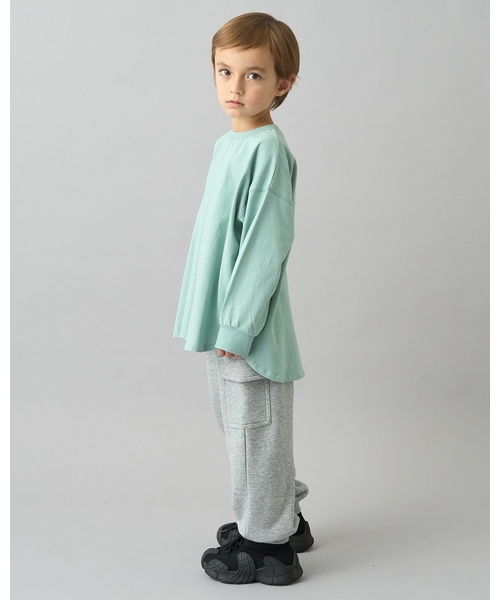 b・ROOM（ビールーム）の「【デイリースタンダードウェアシリーズ】ゆるっとオーバーサイズのシンプル長袖Tシャツ（Tシャツ/カットソー・キッズ・マスタード/グリーン系その他/アイボリー/トップグレー/ブルー系その他/ライラック/ブラック/ブルーグレー・130cm/140cm/150cm/100cm/110cm/120cm）」の13枚目の写真