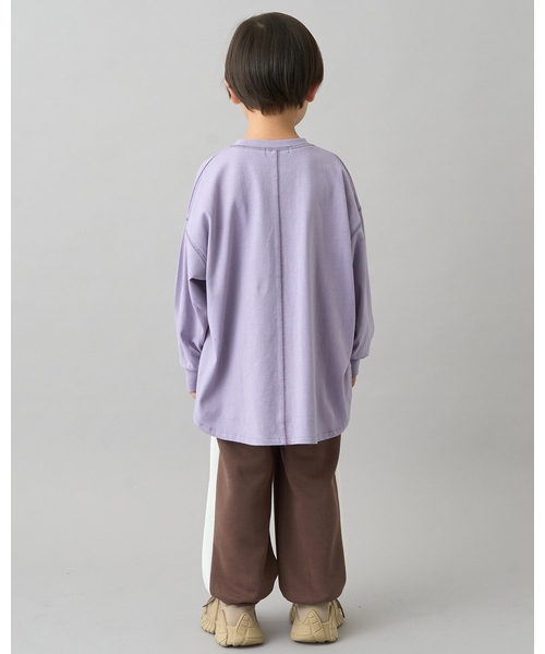 b・ROOM（ビールーム）の「【デイリースタンダードウェアシリーズ】ゆるっとオーバーサイズのシンプル長袖Tシャツ（Tシャツ/カットソー・キッズ・マスタード/グリーン系その他/アイボリー/トップグレー/ブルー系その他/ライラック/ブラック/ブルーグレー・130cm/140cm/150cm/100cm/110cm/120cm）」の20枚目の写真