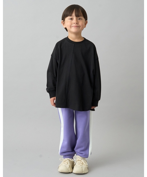 b・ROOM（ビールーム）の「【デイリースタンダードウェアシリーズ】ゆるっとオーバーサイズのシンプル長袖Tシャツ（Tシャツ/カットソー・キッズ・マスタード/グリーン系その他/アイボリー/トップグレー/ブルー系その他/ライラック/ブラック/ブルーグレー・130cm/140cm/150cm/100cm/110cm/120cm）」の21枚目の写真