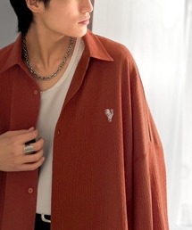 Java（ジャバ）の「《JaVaジャバコラボ》スリットボタン仕様リンクル加工オーバーサイズドルマンシャツ（シャツ/ブラウス）」