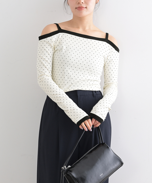 U by SPICK&SPAN（ユーバイスピックアンドスパン）の「ドットプリントオフショルトップス（Tシャツ/カットソー・レディース・ホワイト/ブラック・FREE）」の8枚目の写真