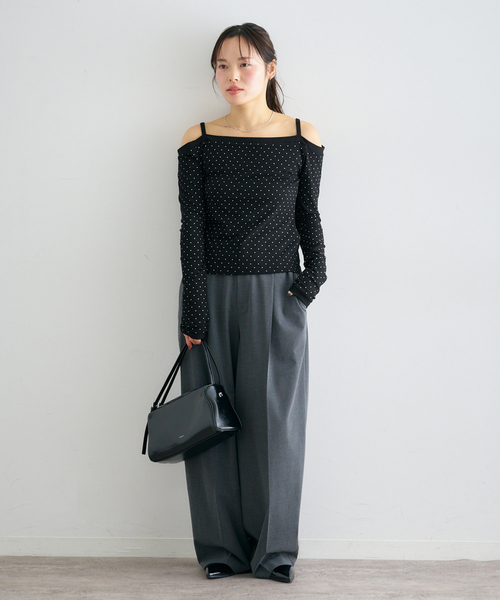 U by SPICK&SPAN（ユーバイスピックアンドスパン）の「ドットプリントオフショルトップス（Tシャツ/カットソー・レディース・ホワイト/ブラック・FREE）」の17枚目の写真