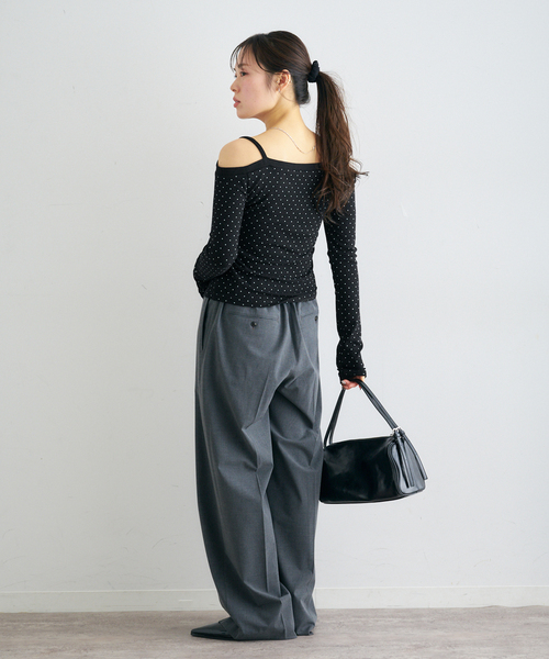 U by SPICK&SPAN（ユーバイスピックアンドスパン）の「ドットプリントオフショルトップス（Tシャツ/カットソー・レディース・ホワイト/ブラック・FREE）」の19枚目の写真