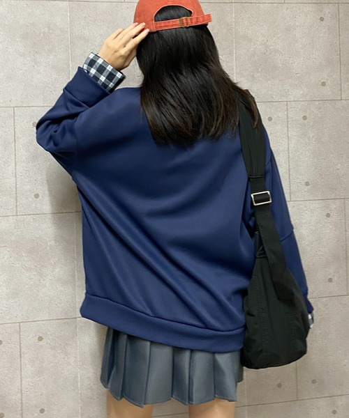 NANEA（ナネア）の「シャツレイヤード風プルオーバー（スウェット・レディース・グレー/ネイビー・X-LARGE/LARGE/MEDIUM）」の9枚目の写真