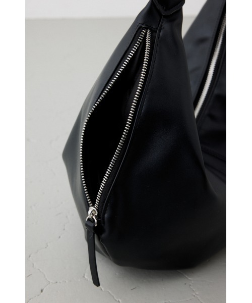 AZUL by moussy(アズールバイマウジー)の「合皮ショルダーBAG(ショルダーバッグ・メンズ・ブラック/グレー・FREE)」の9枚目の写真