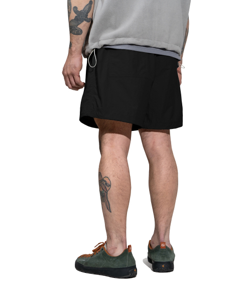 WHILE(ワイル)の「ハーフバルーンクライミングパンツ (COAL BLACK)(その他パンツ・レディース・その他・SMALL/MEDIUM)」の8枚目の写真