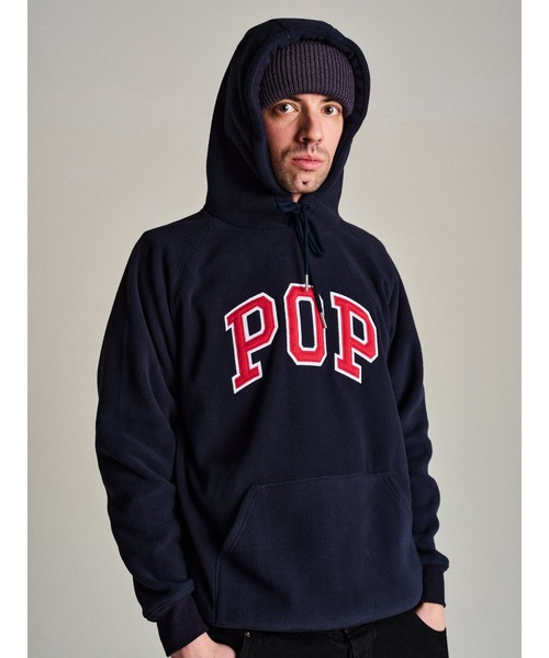 POP TRADING COMPANY（ポップトレーディングカンパニー）の「Pop Trading Company/ポップトレーディングカンパニー フリース POP ARCH HOODED（パーカー・メンズ・ネイビー・M/L）」の3枚目の写真