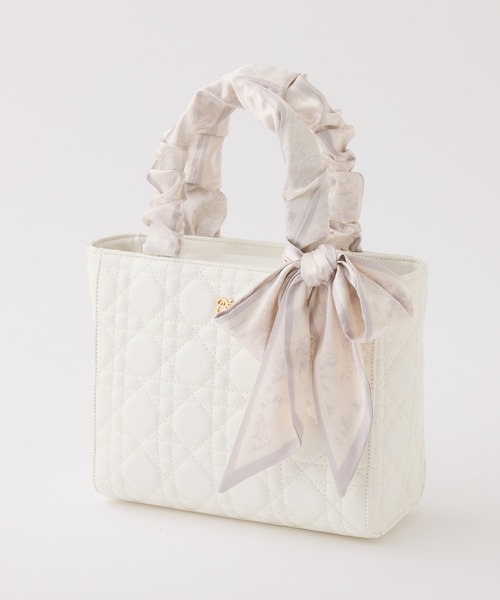 one after another NICE CLAUP（ワンアフターアナザーナイスクラップ）の「キルティングギャザーハンドルトートバッグ（トートバッグ・レディース・ピンク/ブラック/アイボリー/サックスブルー・FREE）」の5枚目の写真