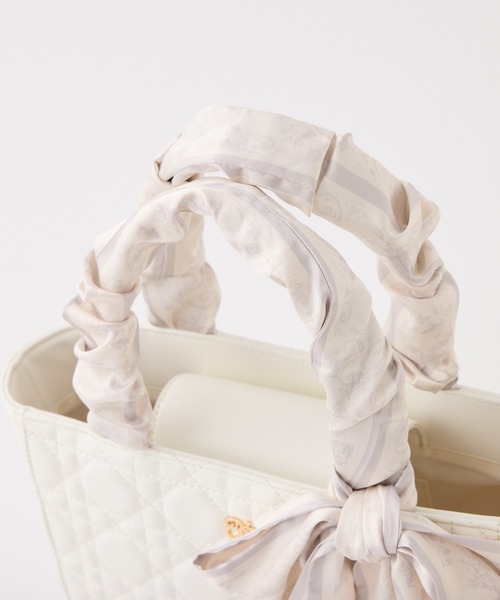 one after another NICE CLAUP（ワンアフターアナザーナイスクラップ）の「キルティングギャザーハンドルトートバッグ（トートバッグ・レディース・ピンク/ブラック/アイボリー/サックスブルー・FREE）」の10枚目の写真