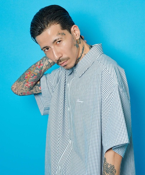 Subciety(サブサエティ)の「Essential mini check shirt(シャツ/ブラウス・メンズ・ホワイト/ブラック/ブルー・X-SMALL/SMALL/MEDIUM/LARGE/X-LARGE/XX-LARGE)」の1枚目の写真