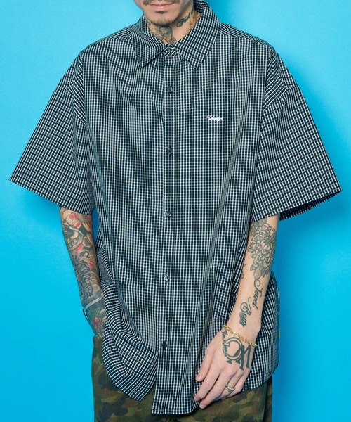 Subciety(サブサエティ)の「Essential mini check shirt(シャツ/ブラウス・メンズ・ホワイト/ブラック/ブルー・X-SMALL/SMALL/MEDIUM/LARGE/X-LARGE/XX-LARGE)」の2枚目の写真